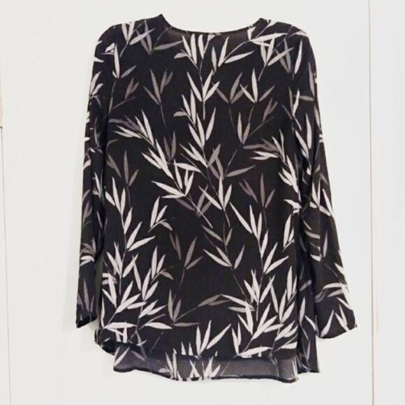 Noir Maternity Grey Leaf Pattern Maternity Blouse - Picture 4 of 8